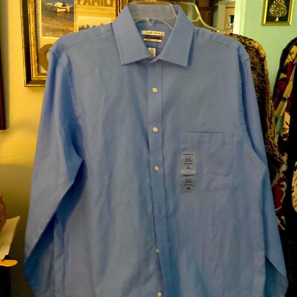 Men’s brand new Van Heusen size 15 sleeve 32/33 sky blue Dress Shirt.